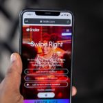 Australian Woman Scams Her Tinder Dates to Fund Her Gambling