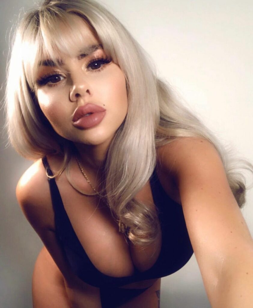 Hannah Elizabeth for Online-Casinos.co.uk